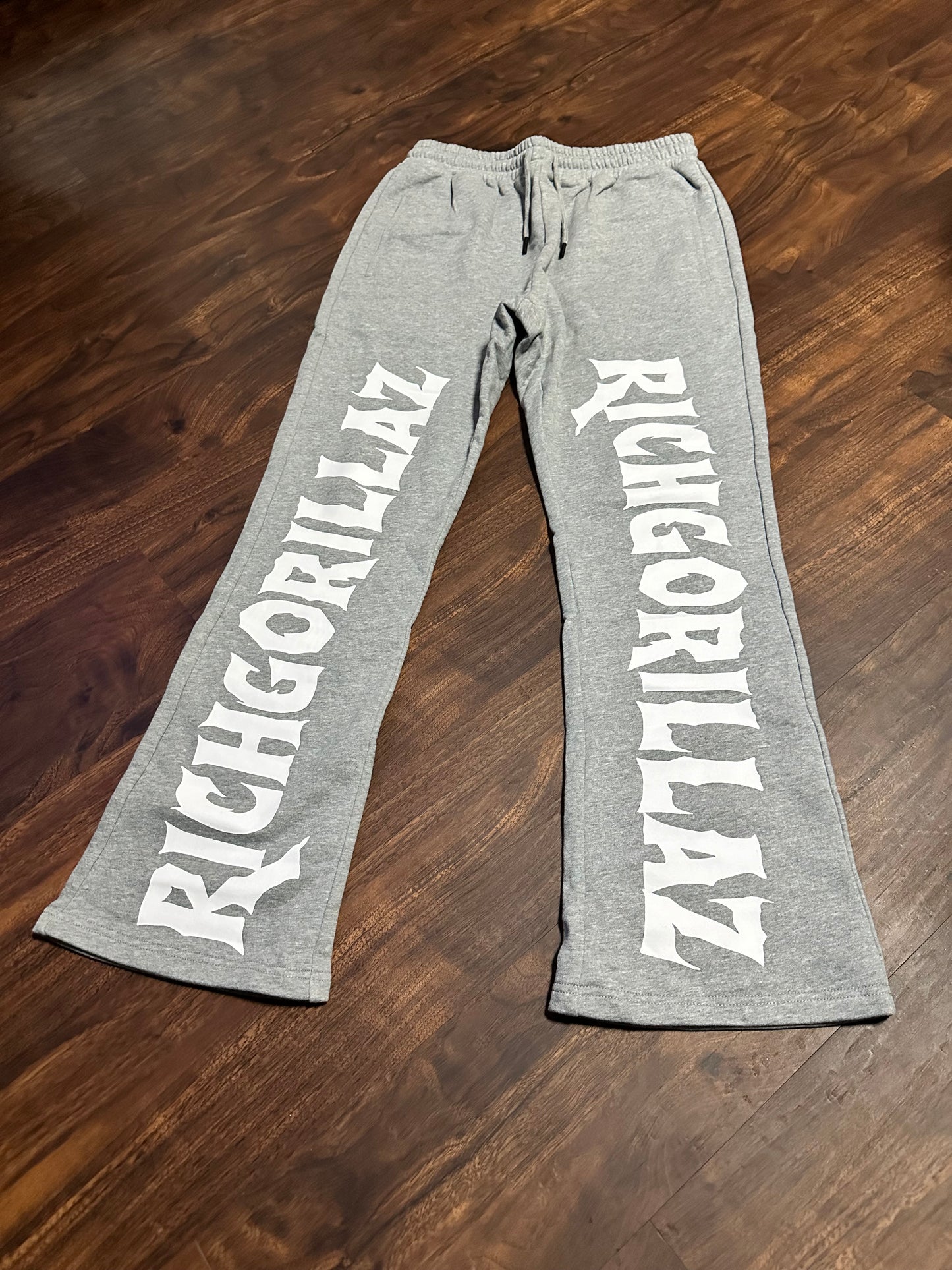 (PRE-ORDER NOW) RICH GORILLAZ FLARE SWEATPANTS